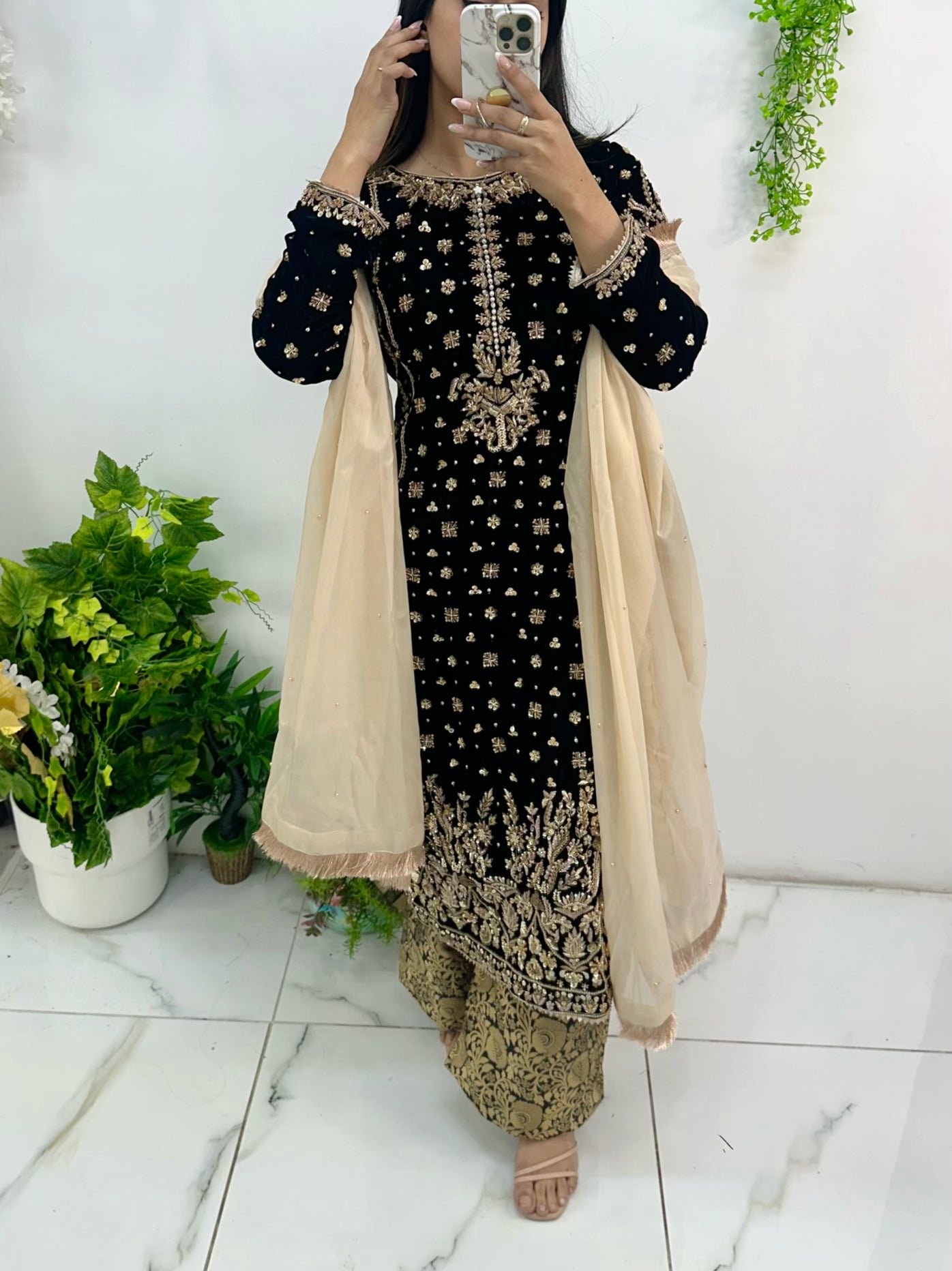 Heavy party wear velvet suit