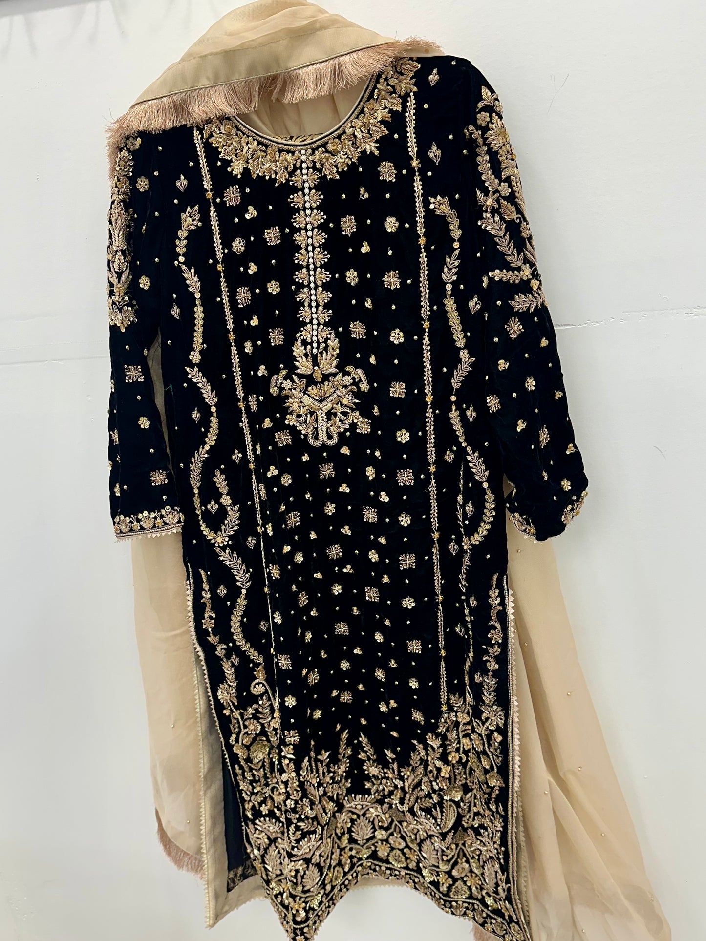 Heavy party wear velvet suit