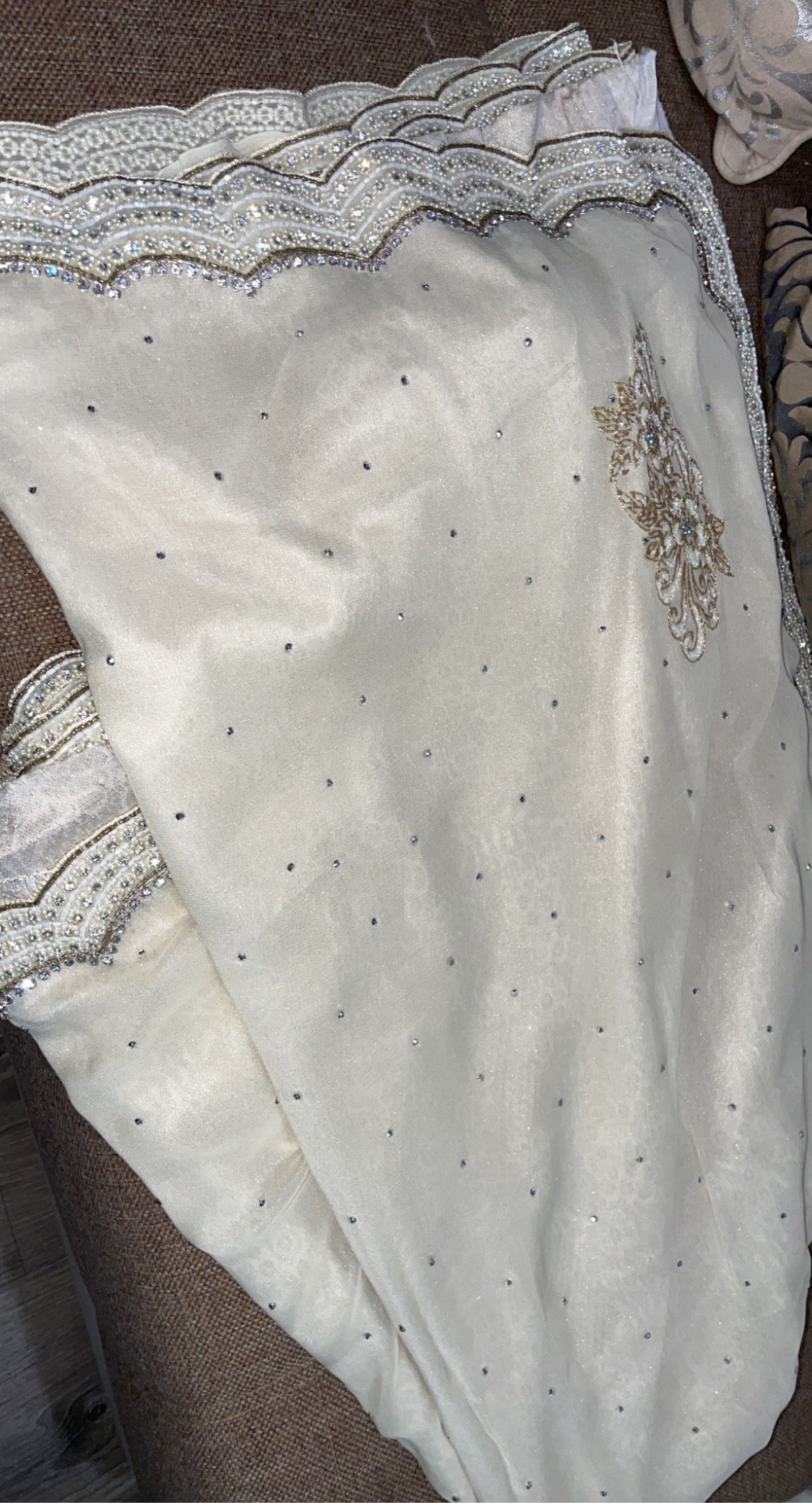 Light weight georgette shimmer saree off white - Selina Habibti Attire