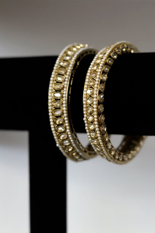 Pearly gold bangle set