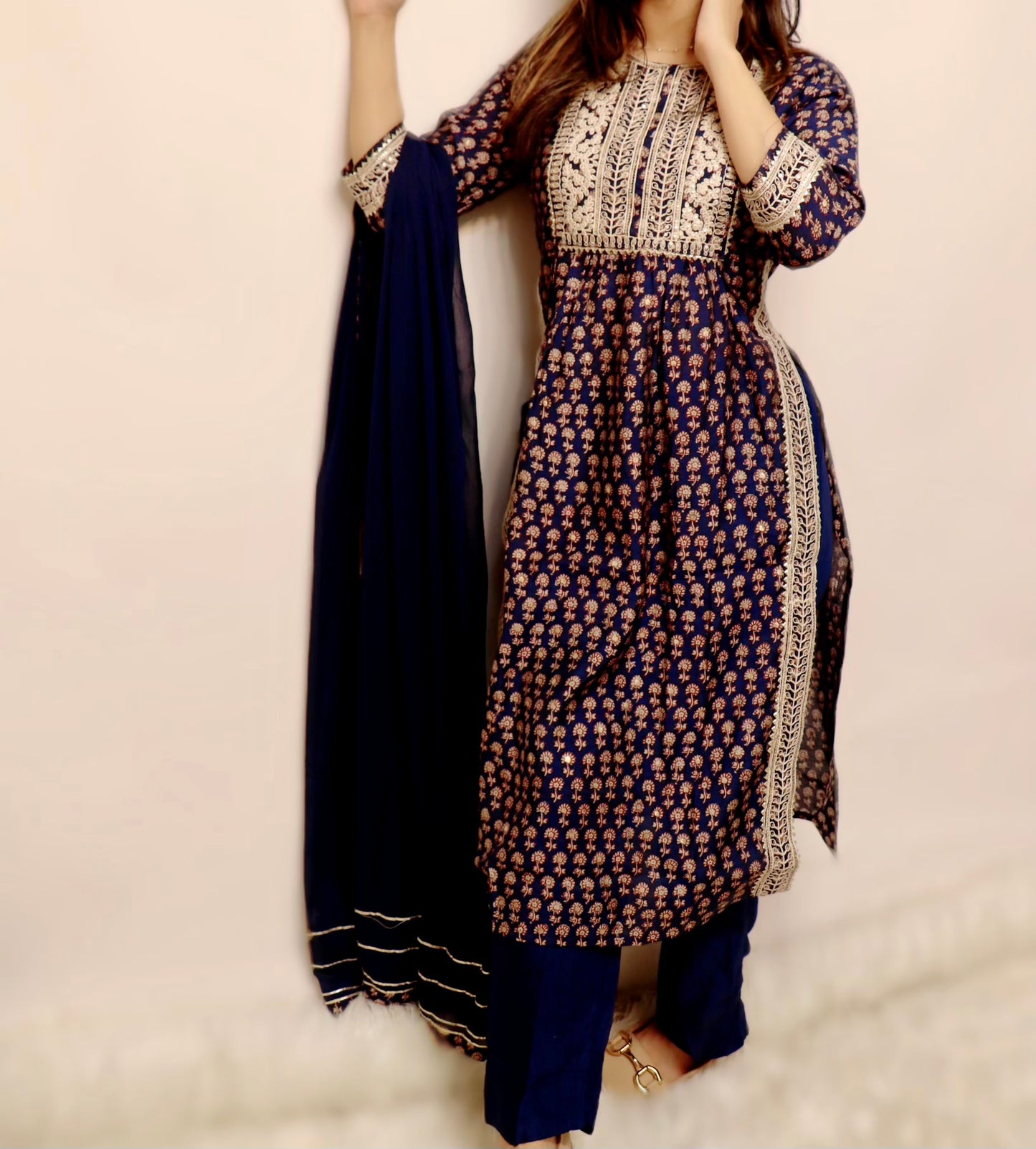 Blue muslin embroidered lacing suit