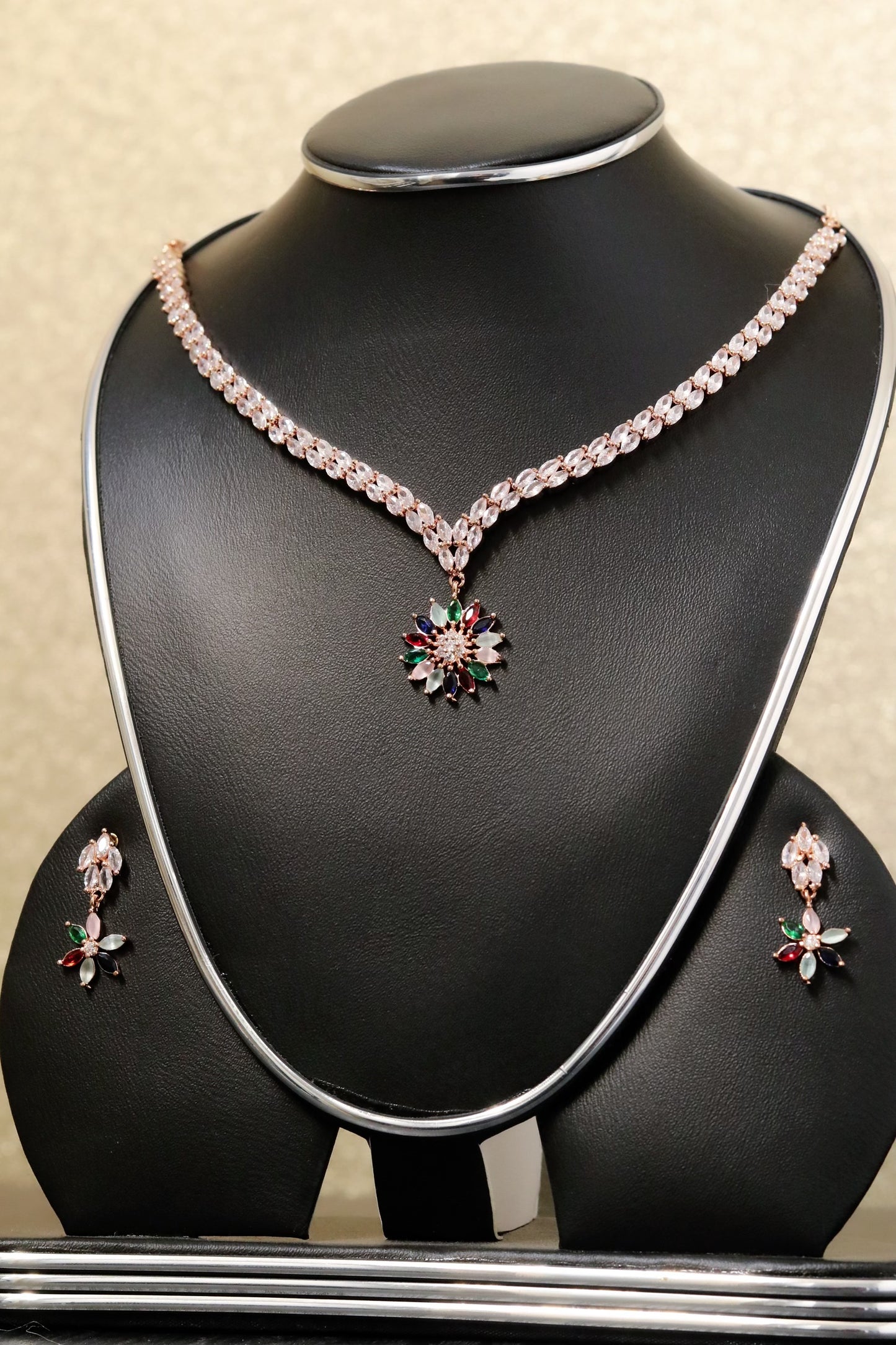 Multi pendent necklace set