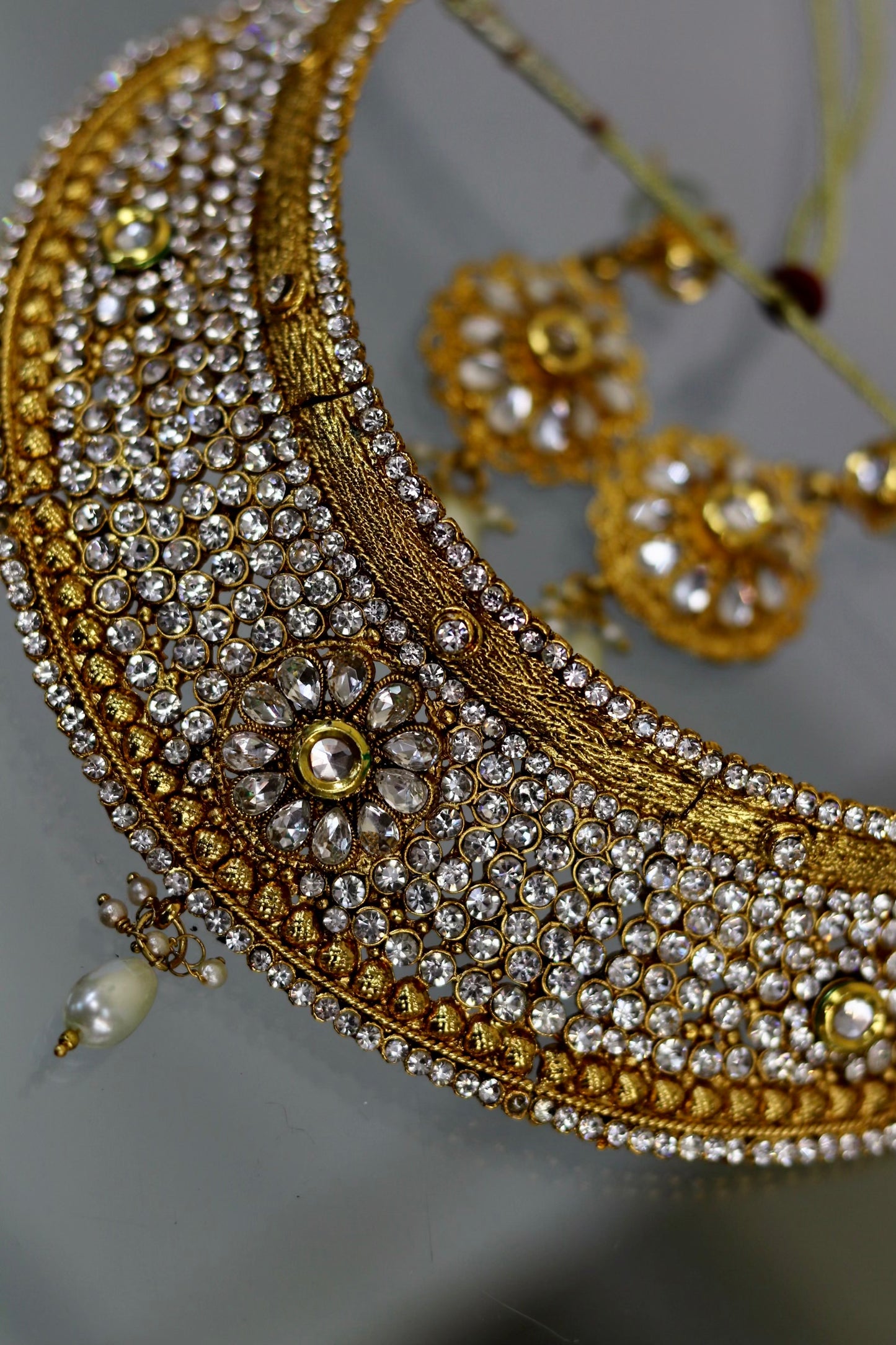Gold stone necklace set