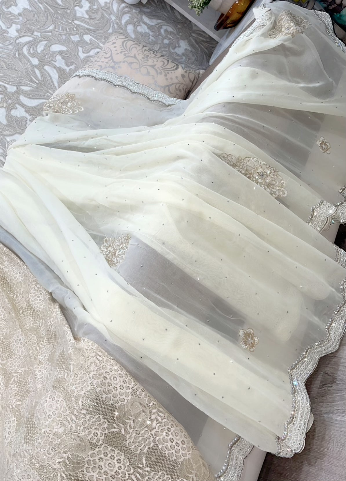 Light weight georgette shimmer saree off white - Selina Habibti Attire