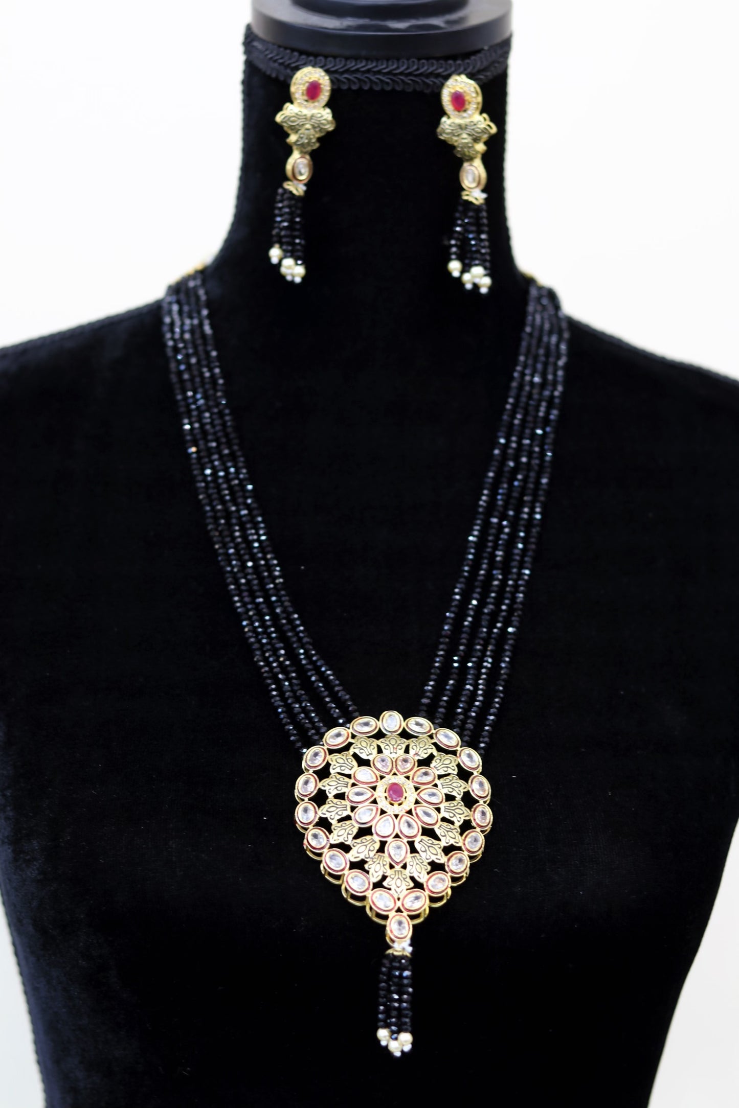 Black bead reverse ad long necklace set
