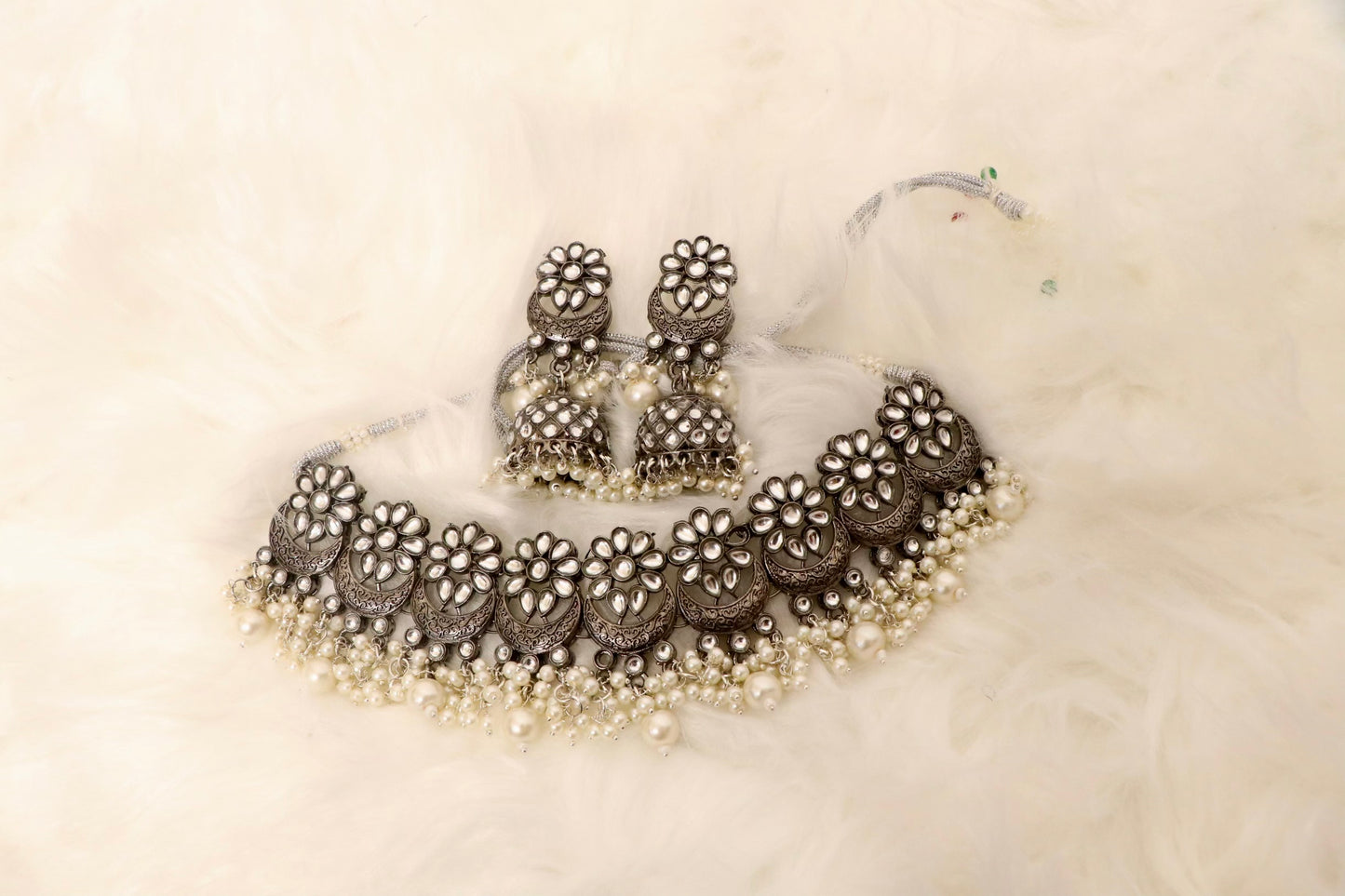 Oxidized mirror pearl choker set