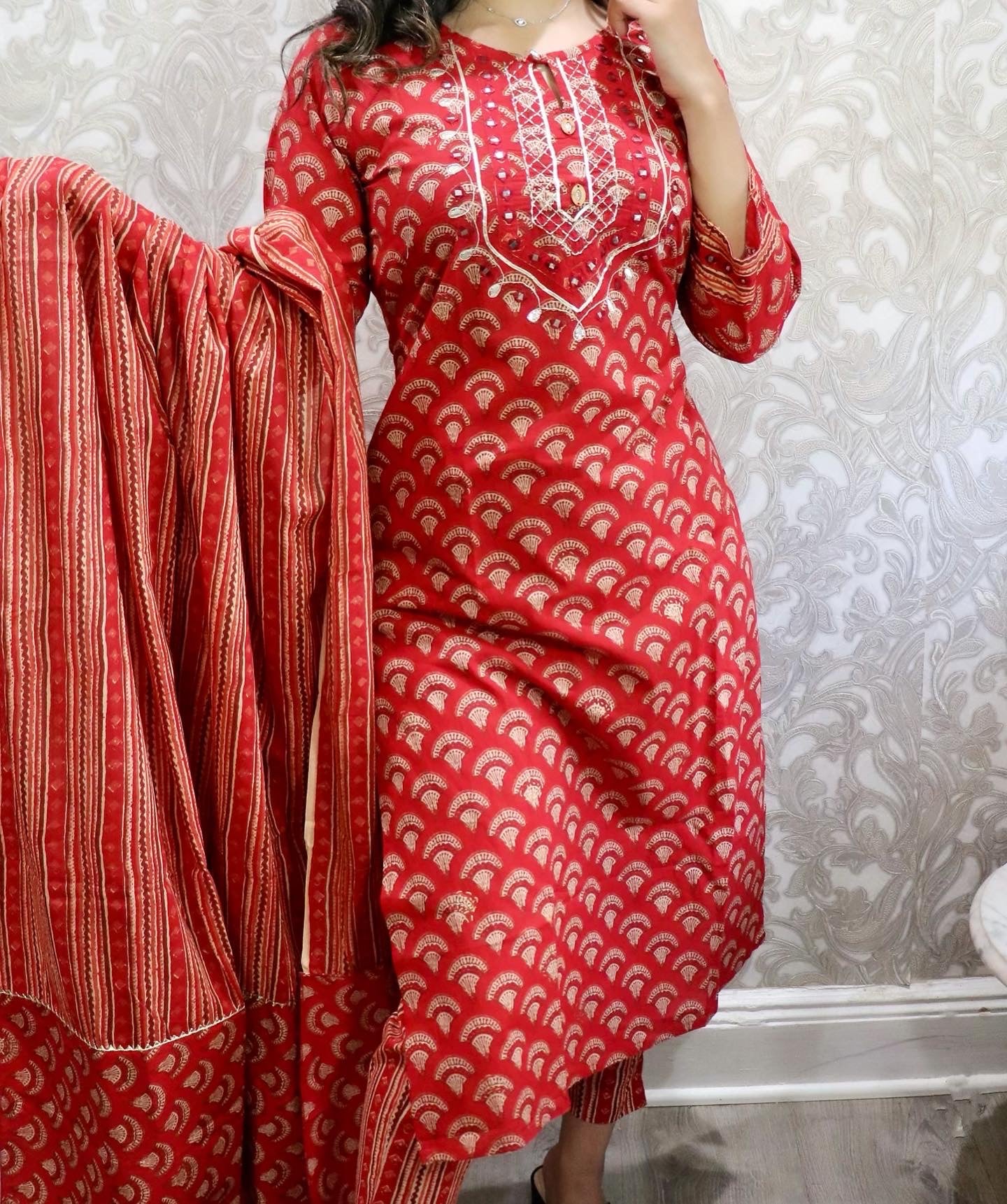 Red cotton print three piece