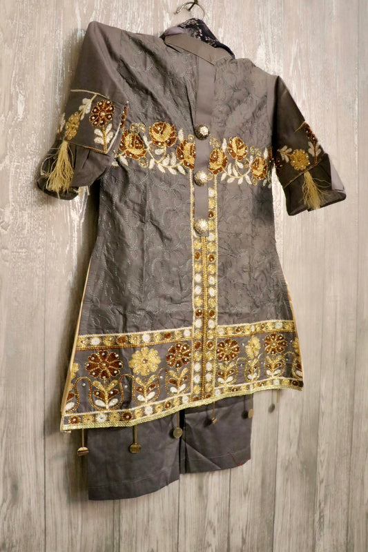 Cotton three piece set with tassel and embroidery