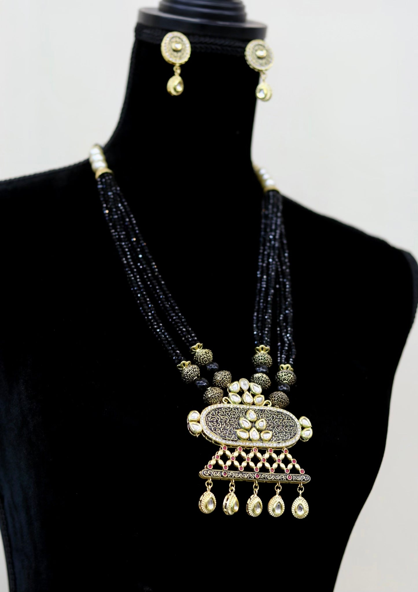 Black beaded unique long necklace set
