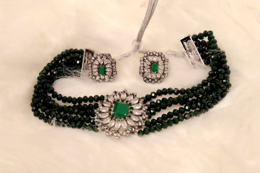 Dark green bead choker