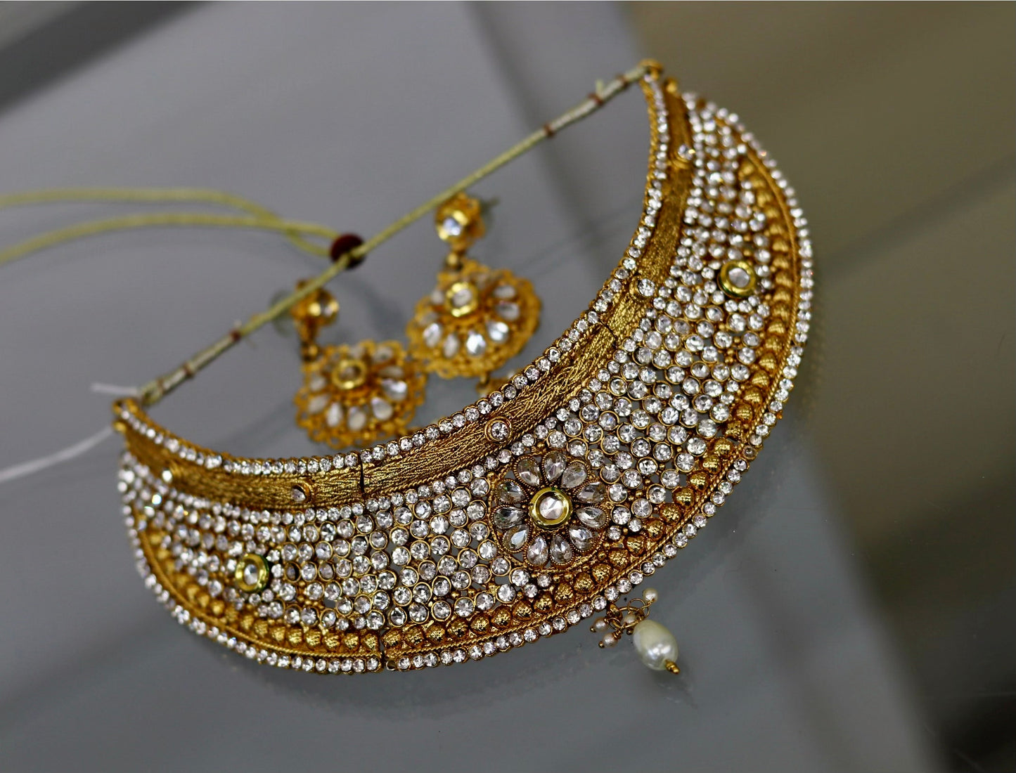 Gold stone necklace set