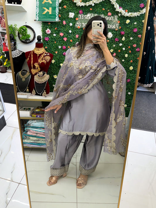 Lilac farshi suit with heavy duppata