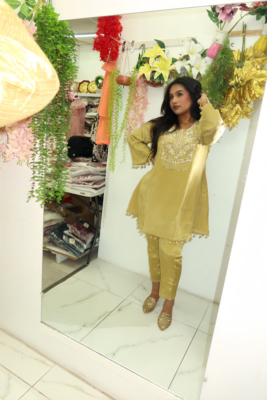 Yellow gold hand work two piece set