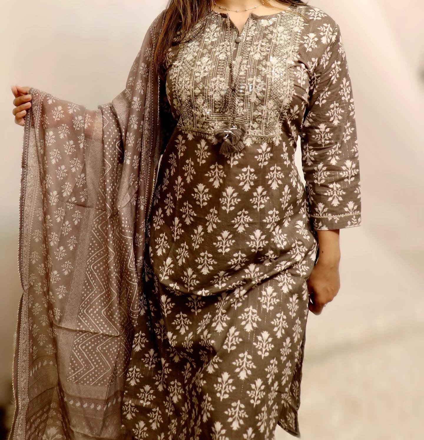 Taupe grey cotton lurex three piece suit