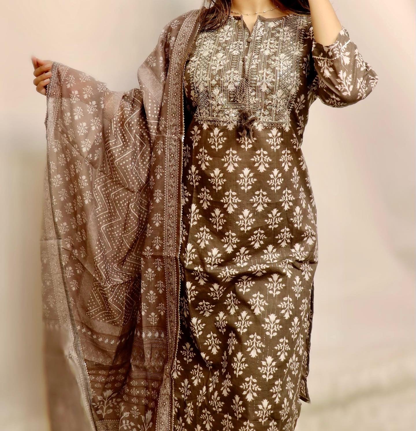 Taupe grey cotton lurex three piece suit