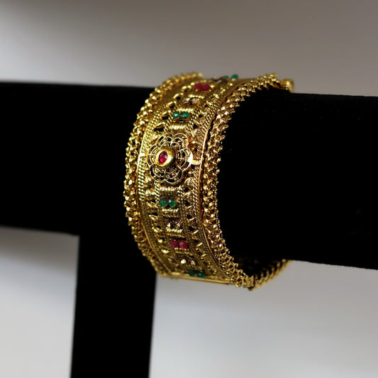 Thick gold traditional bangle bracelet