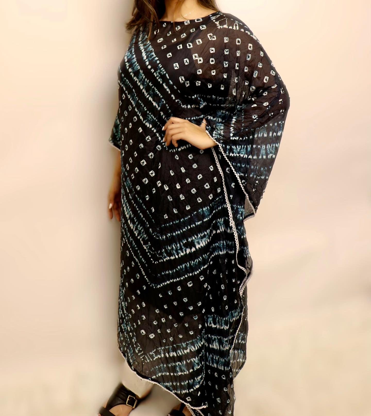 Cape chunri kurt set