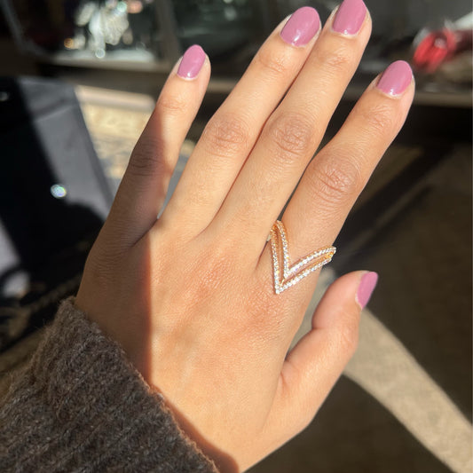 V shaped rose gold ring